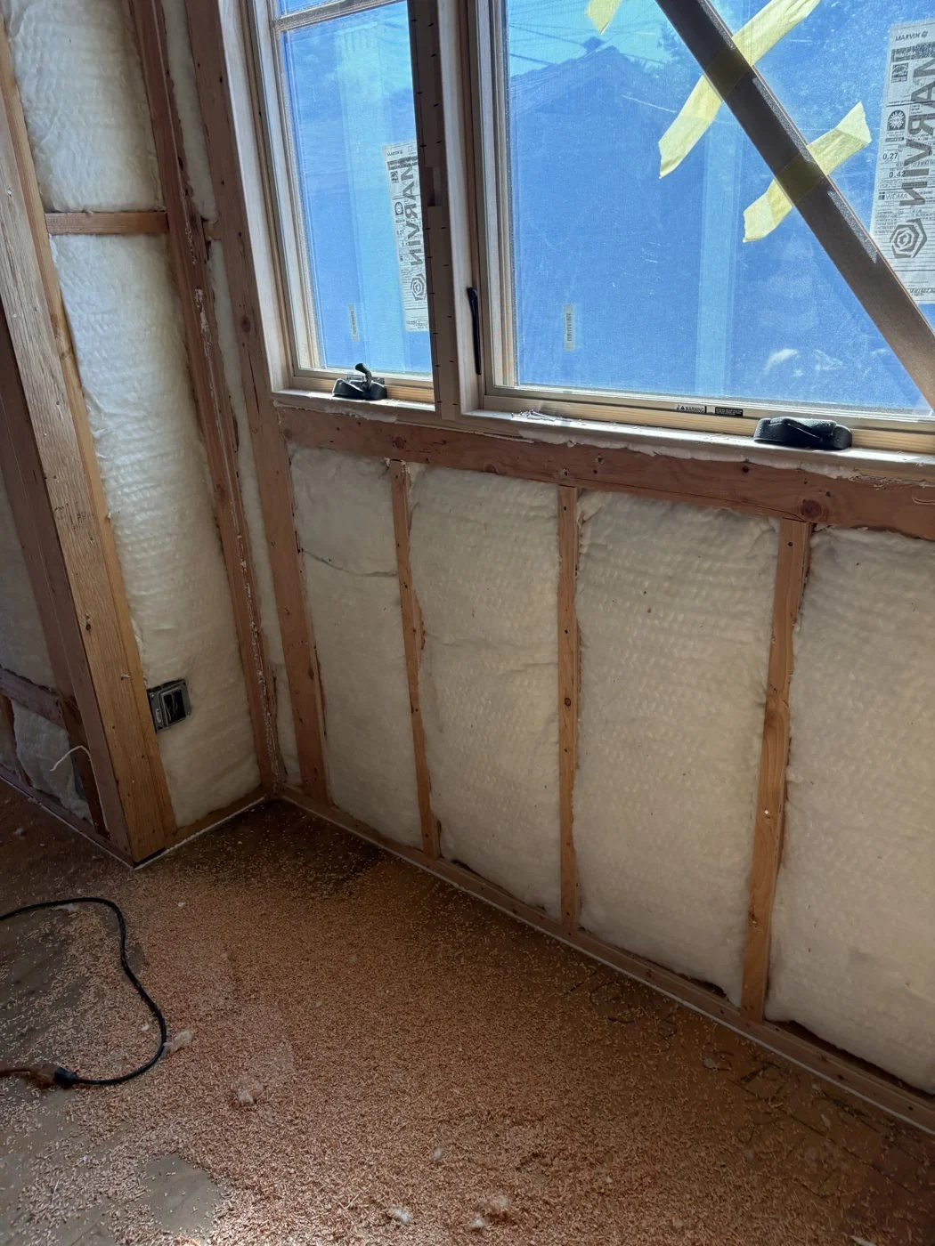 Full cavities below the window, plate sealed