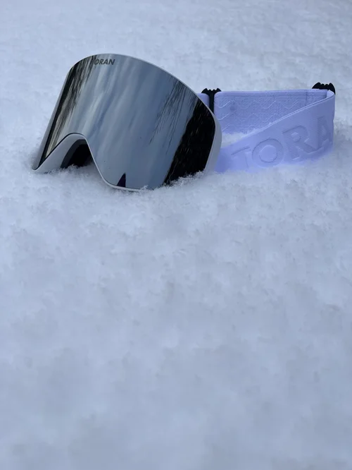 TORAN Chrome skibrille med sølv spejllinse set fra siden