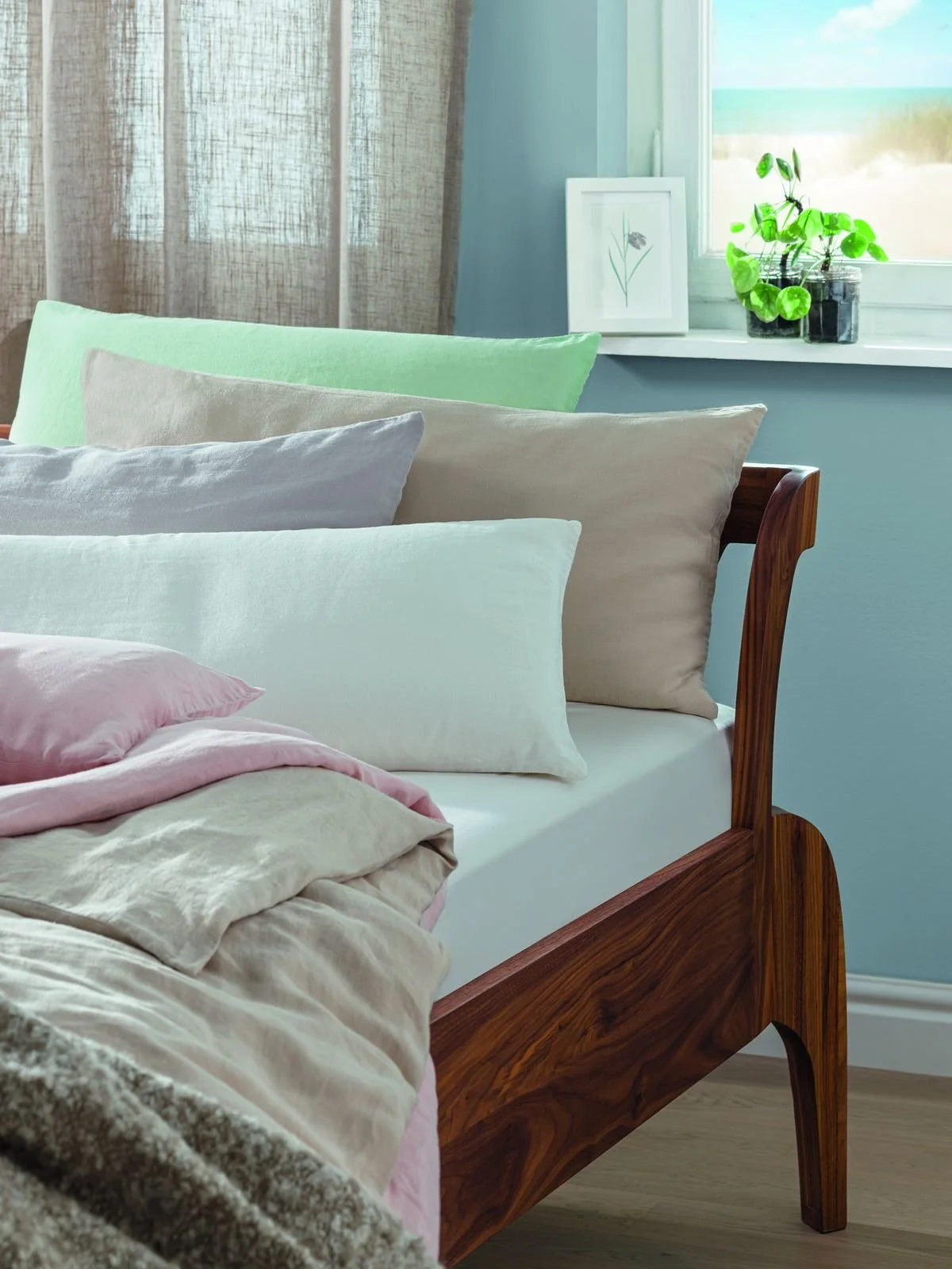Hemp bed linen on a wooden bed