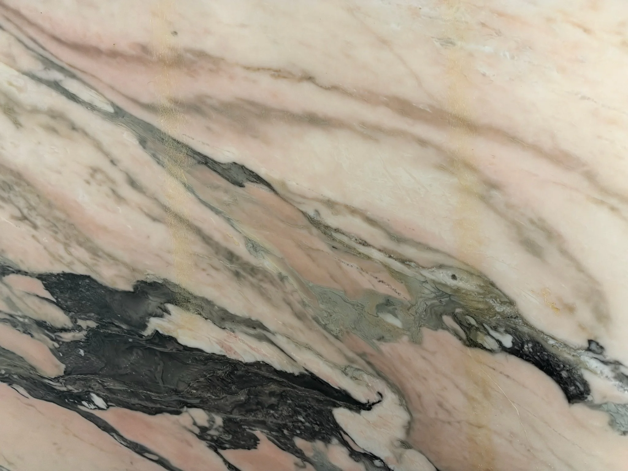 Blush & forest green stone slab detail