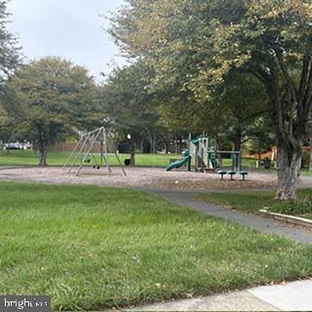 1318 Wexford Ct photo 9