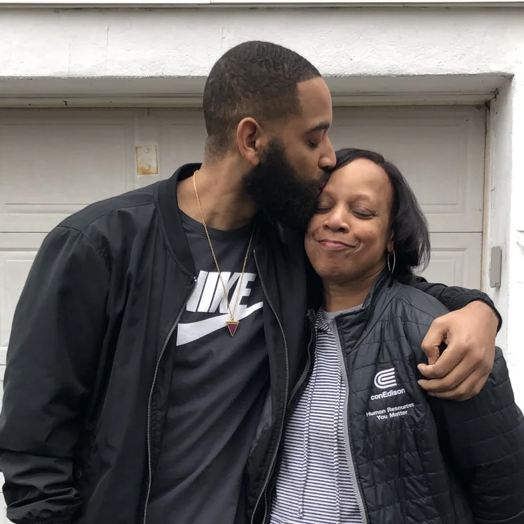 A kiss for Mom