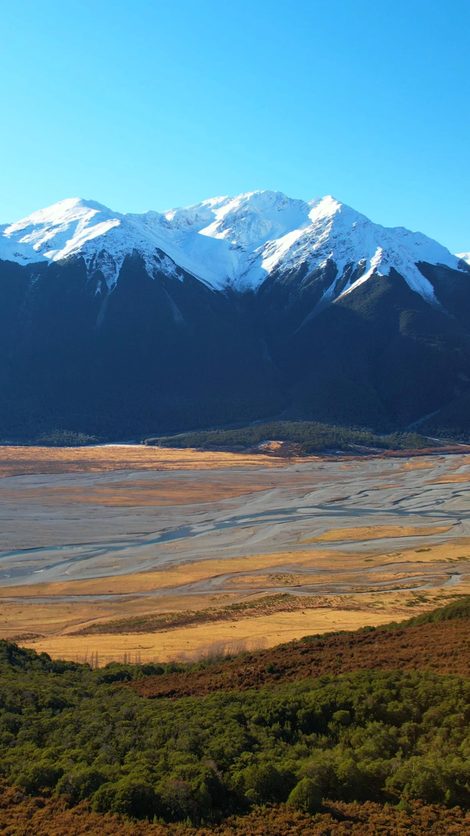 Winter mountains and alpine valley near Arthur's Pass