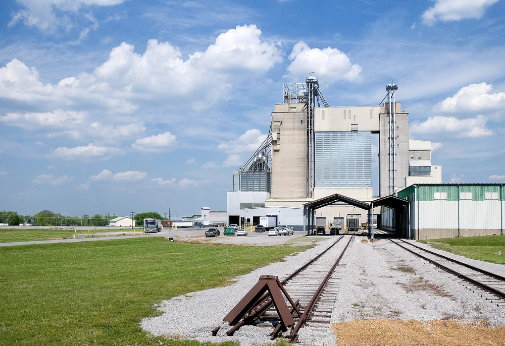 Feed mill beside the railroad in La Vergne, Tennessee