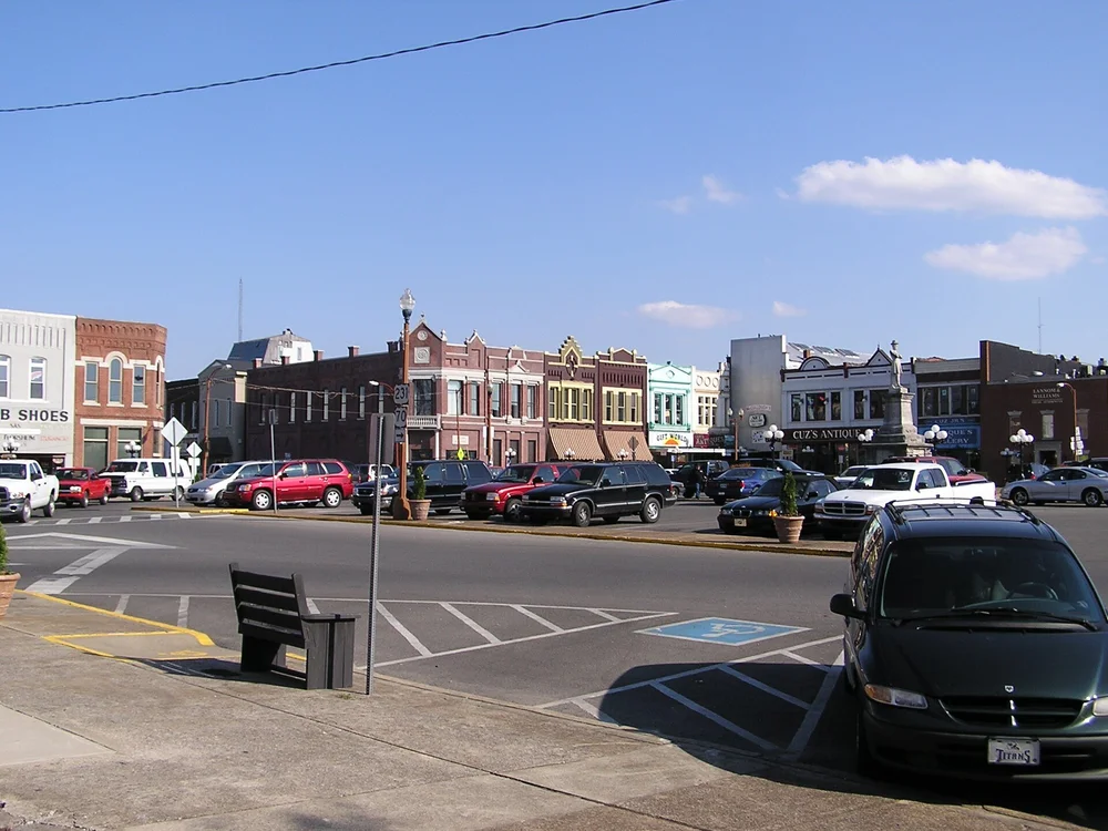 Storefronts around the public square in Lebanon, Tennessee